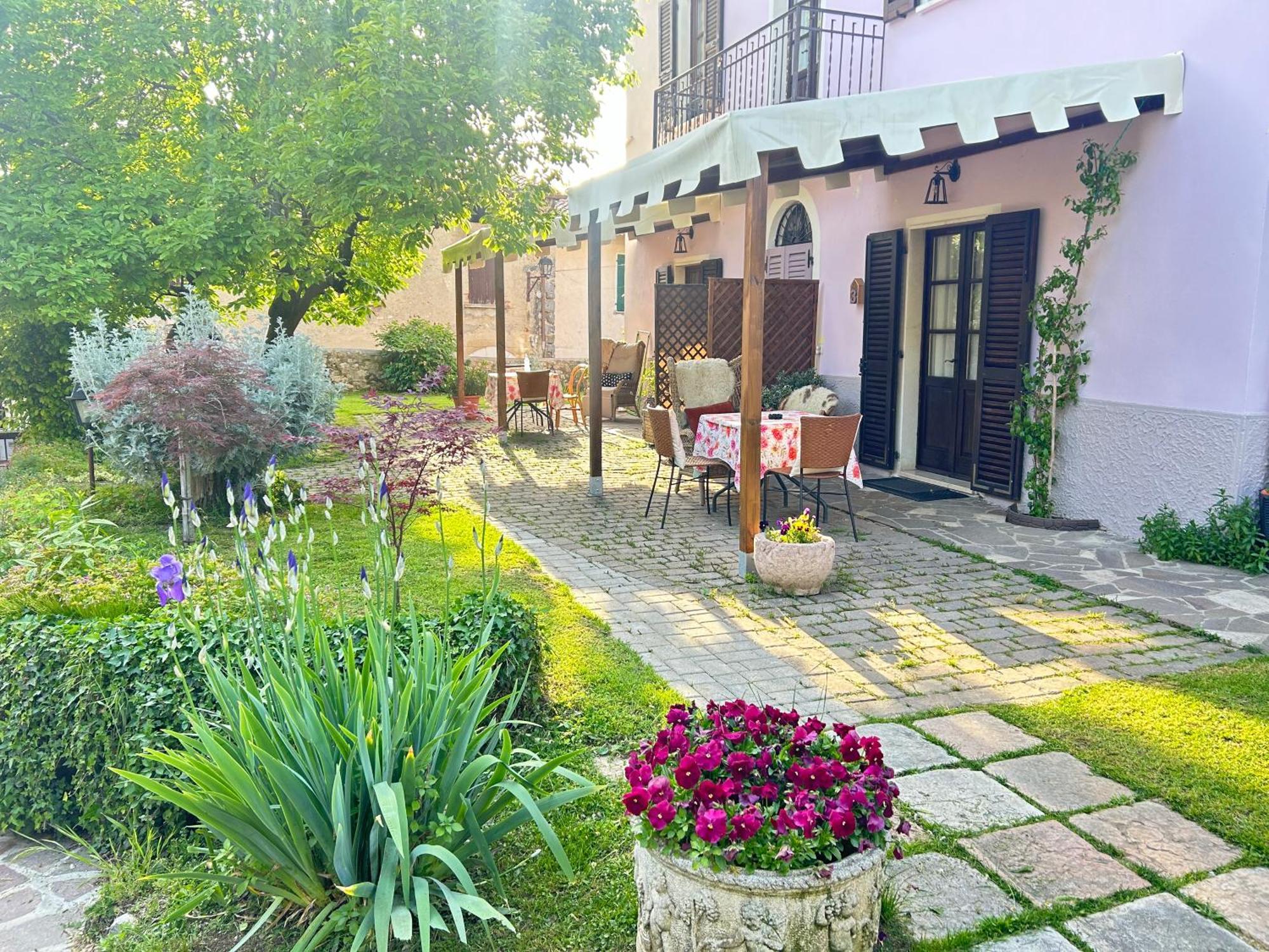 La Casa Di Campagna Sul Garda Puegnago Εξωτερικό φωτογραφία